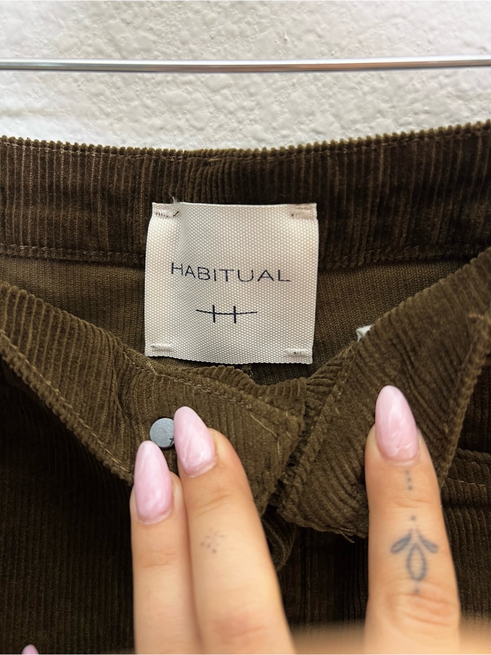 HABITUAL • high waist brown barrel leg corduroy pants & cropped ankle length - Picture 6 of 11
